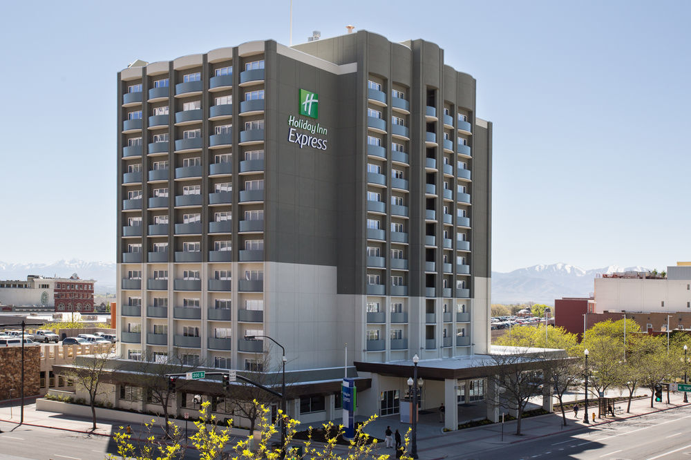 Holiday Inn Express & Suites - Marietta, An Ihg Hotel Exterior photo